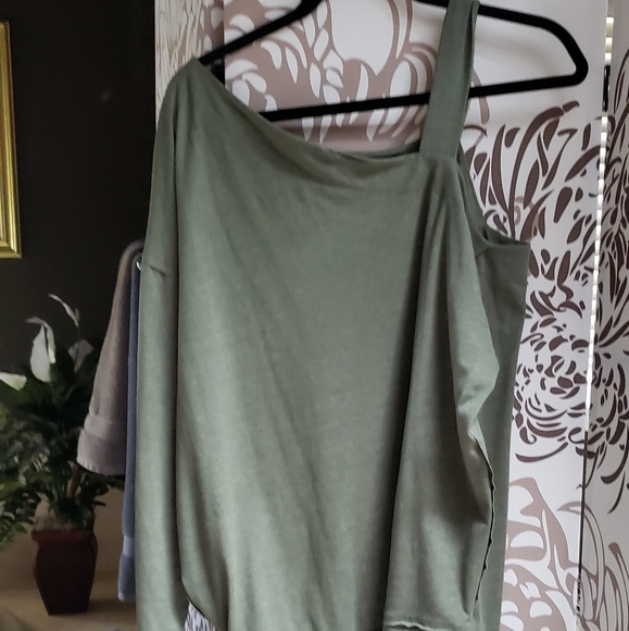 Freepeople " Flaunt It"  top - Picture 1 of 5